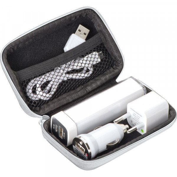 Reisset- Powerbank, stekker en USB charger